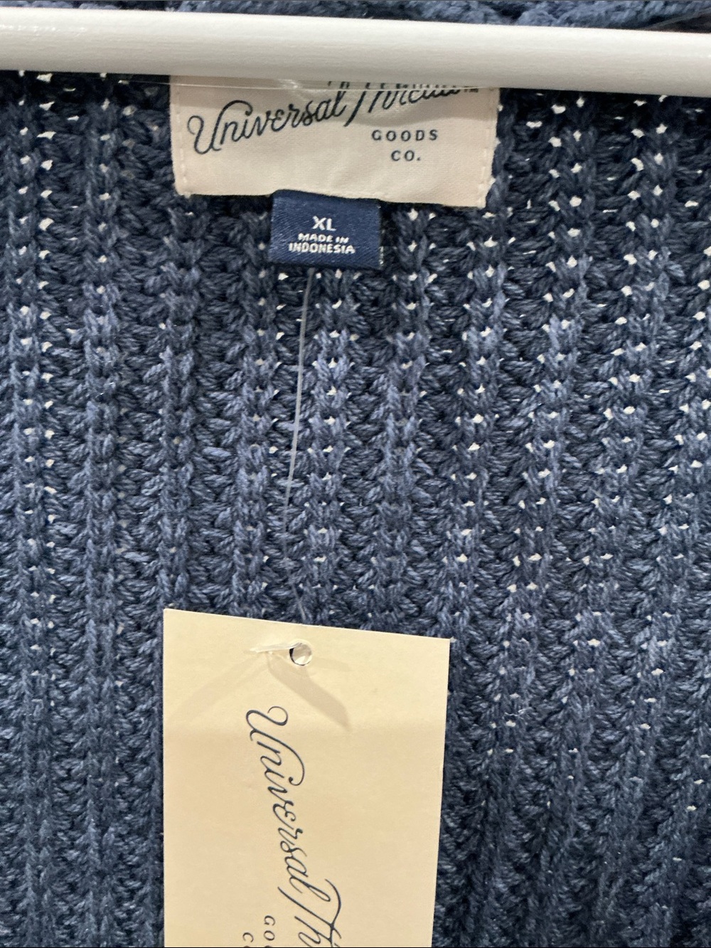 Navy V-Neck Ribbed Knit Sweater - Picture 4 of 7